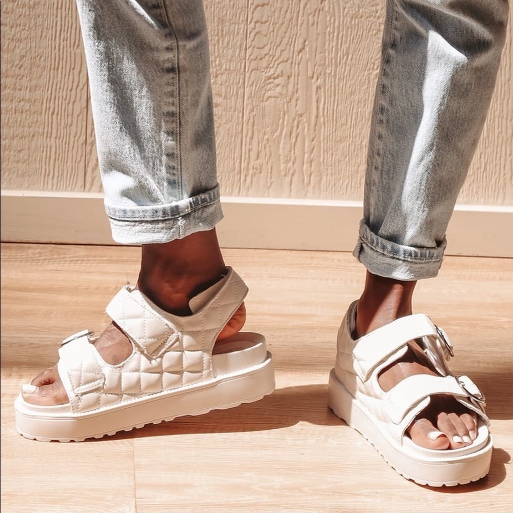 Lulu’s Talleigh Quilted Buckled Platform Sandals Beige Size 6 NIB